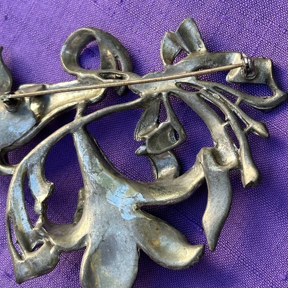 Vintage 1930s  - 1940s Art Deco or Nouveau Large Pave Rhinestone Lily Brooch Pin - Picture 12 of 14